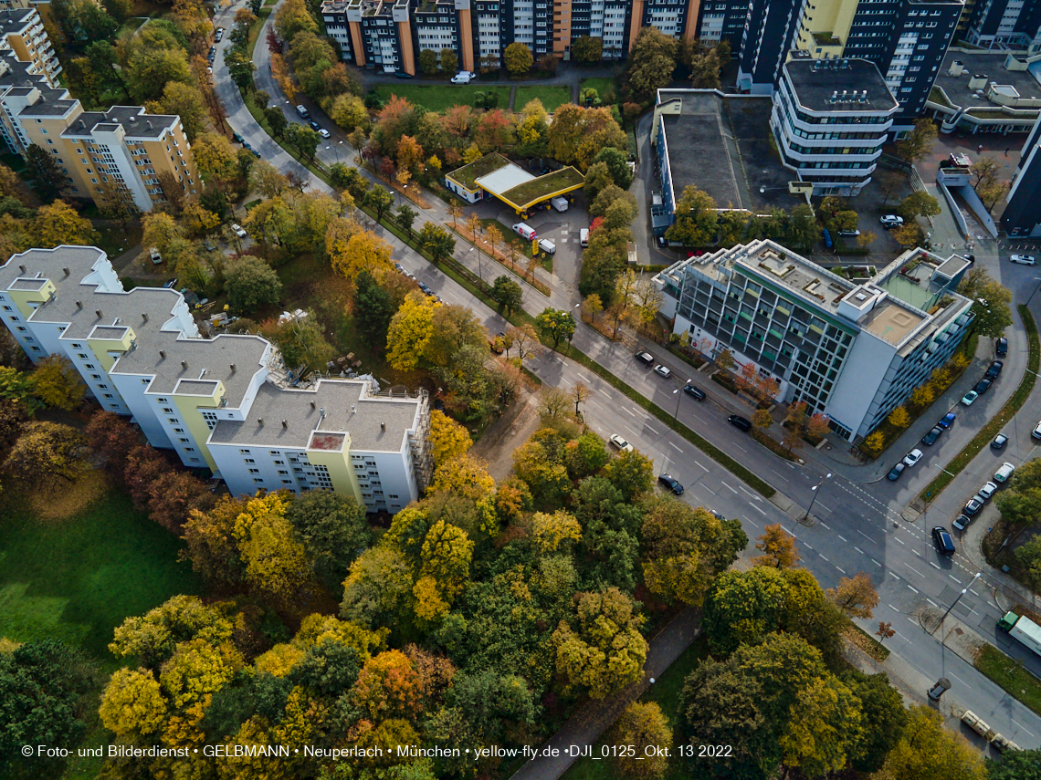 13.10.2022 - Fassadensanierung am Karl-Marx-Ring 53-57c in Neuperlach